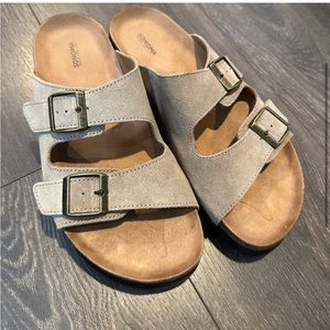 Platform sandals *repost*